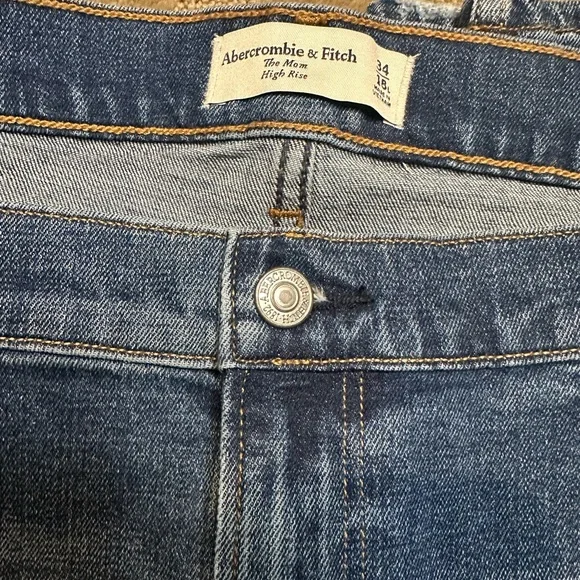 Abercrombie Mom Jeans NWT - Picture 3 of 5